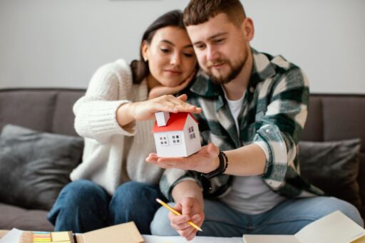 Intrekken bij een partner met een eigen huis: wat zijn je opties?